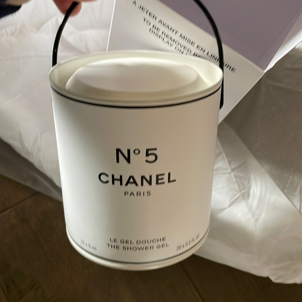 COPY - Chanel N°5
THE SHOWER GEL - FACTORY 5 COLLECTION